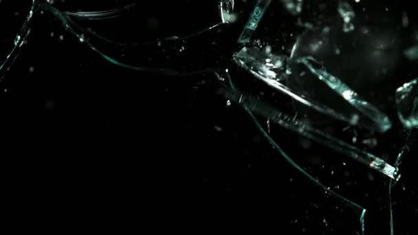 Super Zeitlupe Von Zersplittertem Glas Auf Schwarzem Hintergrund Gefilmt Mit — Stockvideo