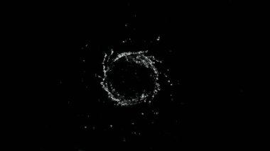 Hortum şeklinde dönen suyun süper yavaş çekimi. Yüksek hızlı sinema kamerası, 1000 fps..