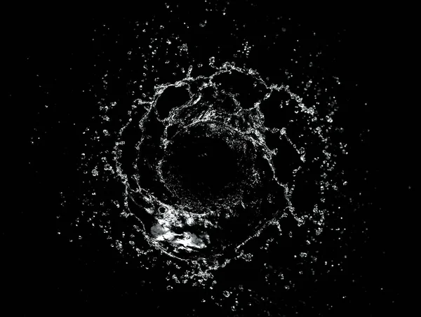 Abstracte Twistervorm Van Waterplons Geïsoleerd Zwarte Achtergrond Freeze Beweging Energie — Stockfoto