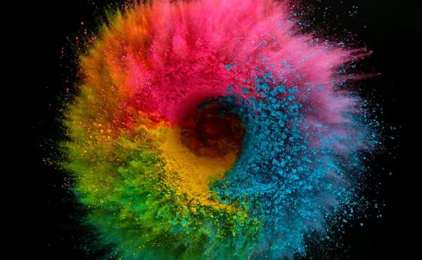 黒色の背景に孤立した色の粉体爆発 — ストック写真