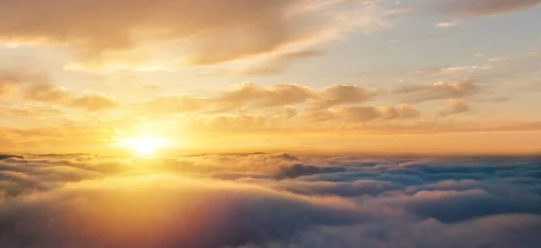 Прекрасне Захід Сонця Хмарне Небо Повітряного Краю Вид Літак Над — стокове фото