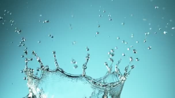 Супер Повільний Рух Розбризкування Води Форми Корони Знято Високошвидкісній Кінокамері — стокове відео