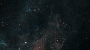 Siyah arka planda izole edilmiş çok yavaş ateş kıvılcımları. Yüksek hızlı kamera, 1000 fps.