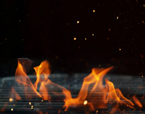 ดกร างเปล วยไฟ แยกก นบนพ นหล — ภาพถ่ายสต็อก