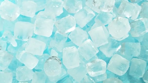 Супер Медленное Движение Взрыва Кубиков Льда Снимок Сверху Съемки Высокой — стоковое видео