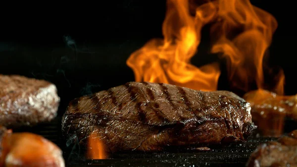 Raw Beef Burger Steak Grill Cutlet Meat Placed Grill Grid — Stock Photo, Image