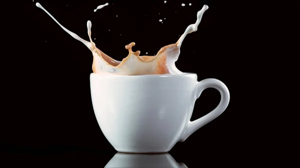 Een Kopje Met Een Grote Scheut Koffie Geïsoleerd Zwarte Achtergrond — Stockfoto