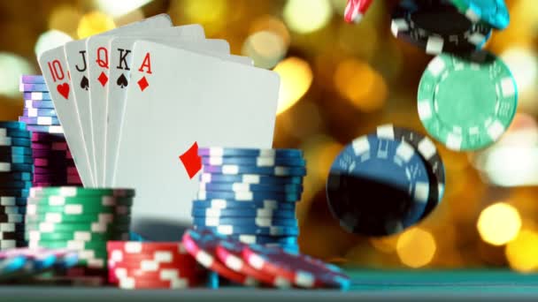 Super Zeitlupe Fallender Pokerchips Auf Dem Tisch Gefilmt Mit High — Stockvideo