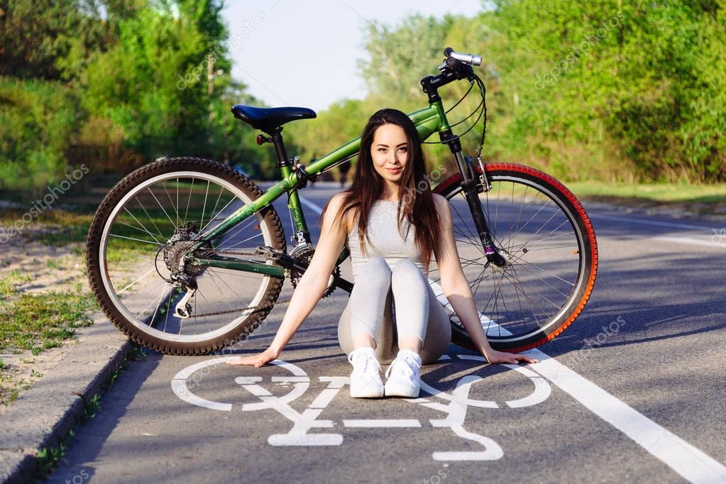 andare in bicicletta immagini