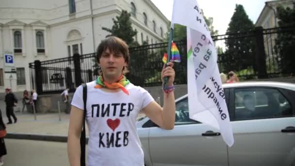 КИЕВ, УКРАИНА - 18 июня: ЛКБТ гей-парад равенства лесбиянок в Киеве — стоковое видео