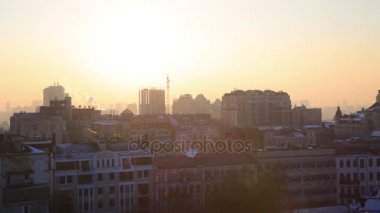 Kiev şehir binaları, ek yükü hava vurdu