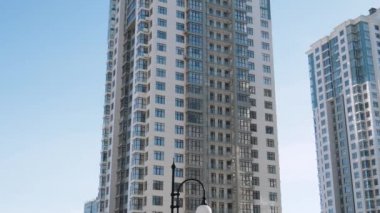 Düşük açılı establishihg atış modern yerleşim bölgesinde binaların mimari