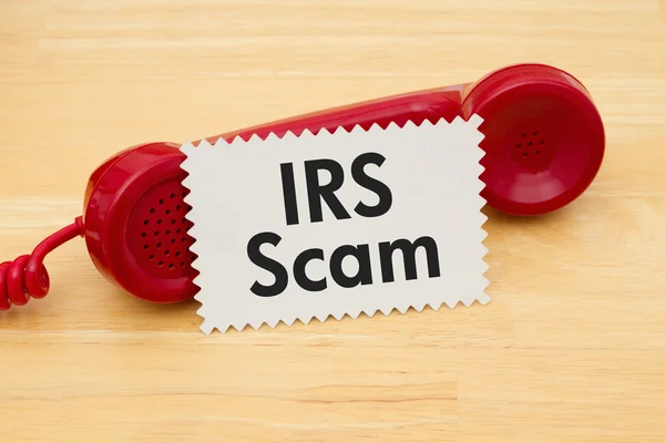 Het krijgen van een oproep die is een Irs-Scam — Stockfoto