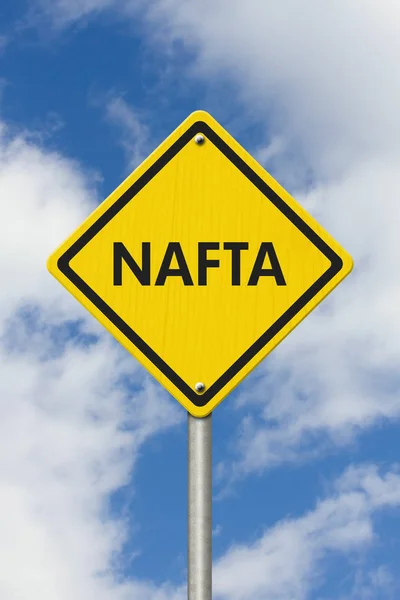 Північноамериканська угода про вільну торгівлю жовтий попередження про дорожній знак — стокове фото