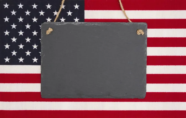 Σημαία της Ηνωμένες Πολιτείες της Αμερικής με ένα μαύρο πίνακα κιμωλίας — Φωτογραφία Αρχείου