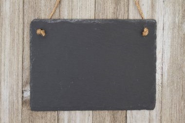 Eski moda kara tahta arka plan asılı