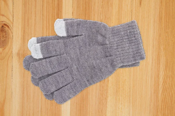 Guantes Invierno Con Pantalla Táctil Blanca Gris Escritorio Madera —  Fotos de Stock