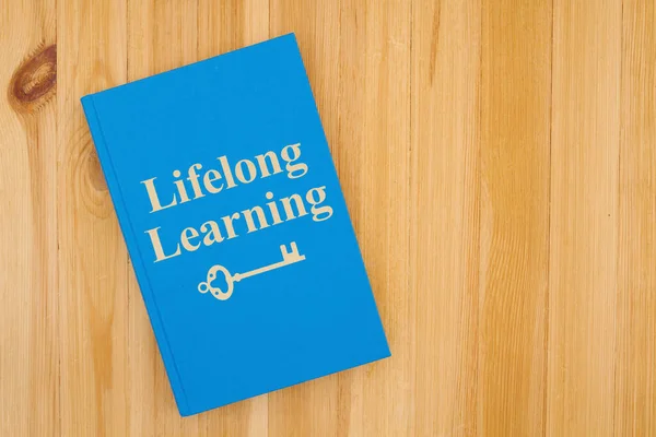 Mensagem Aprendizagem Longo Vida Com Ícone Chave Esqueleto Escrito Livro — Fotografia de Stock