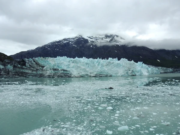 氷河湾、アラスカからのシーン — ストック写真