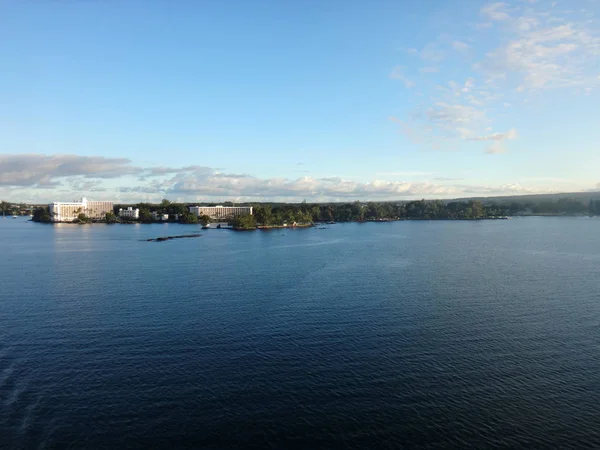 Departure from Hilo, Hawaii from a cruise ship. — Stock Photo, Image
