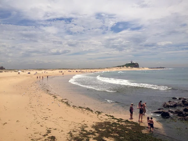 Cenas de Nobbys Beach, Newcastle, NSW Austrália . — Fotografia de Stock