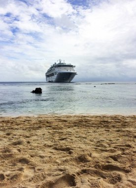 Cruise ship den Kiriwina beach Island, Papua Yeni Gine.