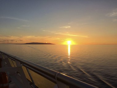 Günbatımı Vitu Adaları, Papua Yeni Gine.