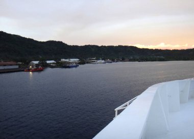 Simpson liman ve Rabaul mahallinden bir yolcu gemisi.