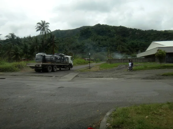 Straat uitzicht op Rabaul en Matupit, Papoea-Nieuw-Guinea — Stockfoto