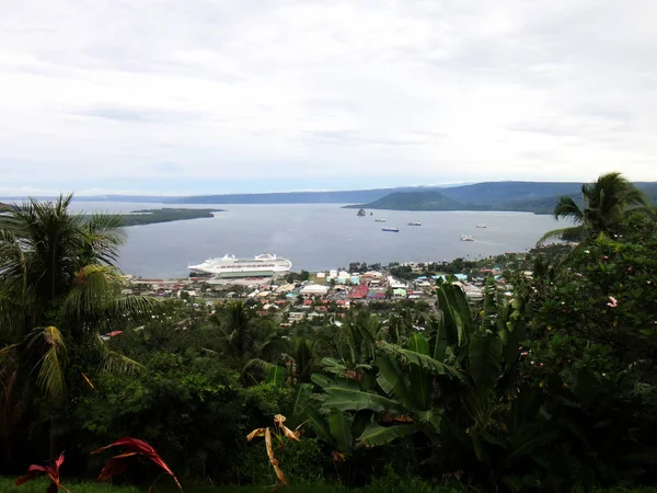 Vista de Rabaul y Simpson Harbour desde el Observatorio del Volcán Look — Foto de Stock