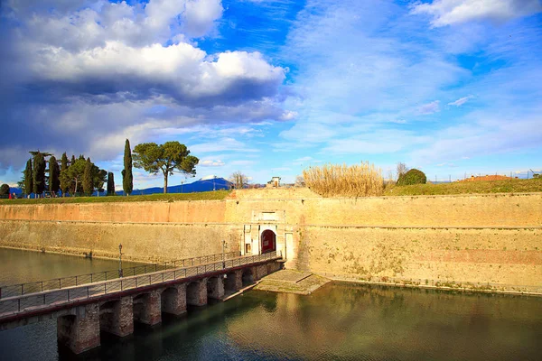 Vnější opevnění Peschiera del Garda. — Stock fotografie