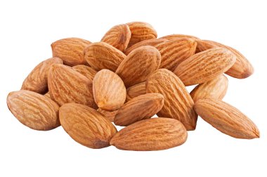 Badem fındık üzerinde beyaz izole yığını 