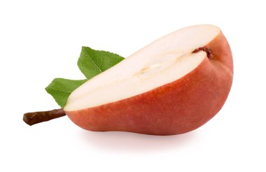 Yarı sarı ve kırmızı armut meyvesi beyaza izole edilmiş.