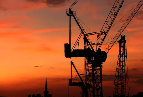 İnşaat Vinç siluet günbatımı gökyüzüne