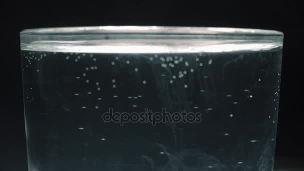 Objętość kropli atramentu na wodzie — Wideo stockowe