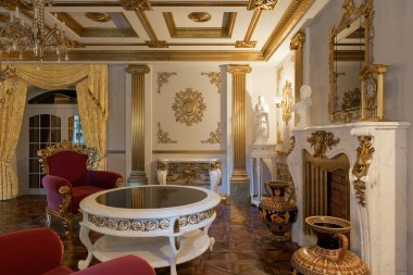 Klasik tarzı 3d render şömineli oturma odası