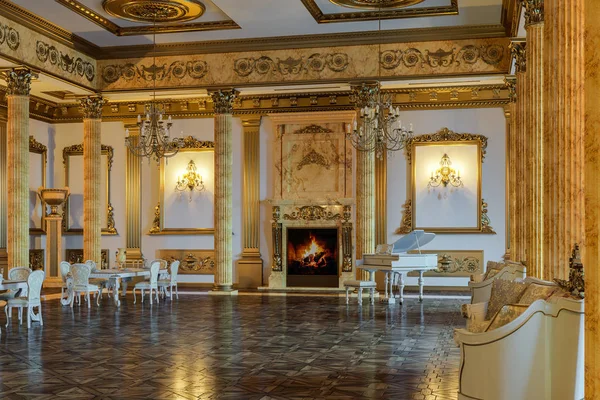 El salón de baile y restaurante en estilo clásico. Renderizado 3D . —  Fotos de Stock
