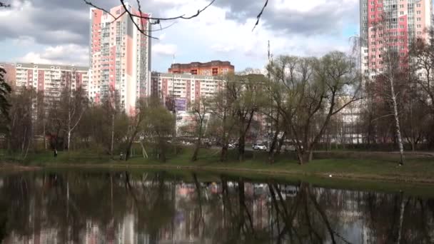 Lago Parque Cidade Início Primavera — Vídeo de Stock