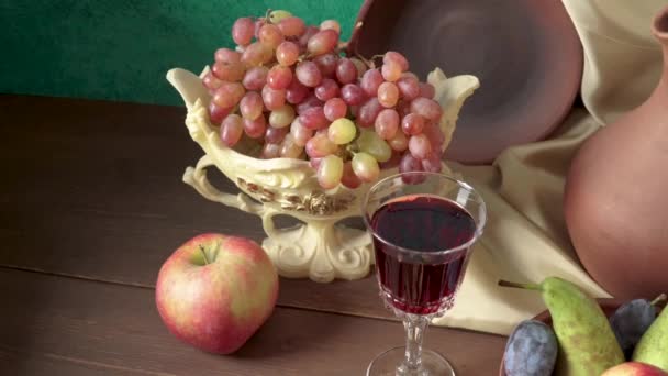 Still Life Handmade Clay Jug Grapes Vase Plums Apples Nuts — Stockvideo