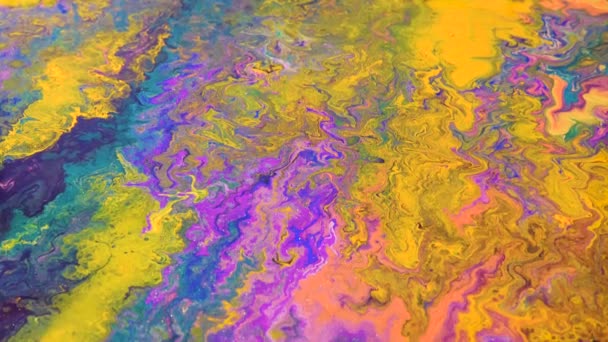 液体塗料からの抽象的な色背景クローズアップ — ストック動画
