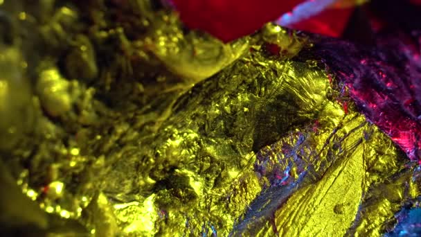 Cristal Pyrite Éclairé Par Une Lumière Colorée Fond Couleur Abstrait — Video