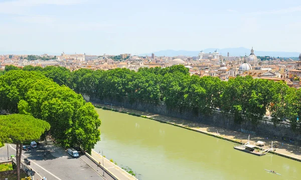Río Tibre en Roma, Italia — Foto de Stock