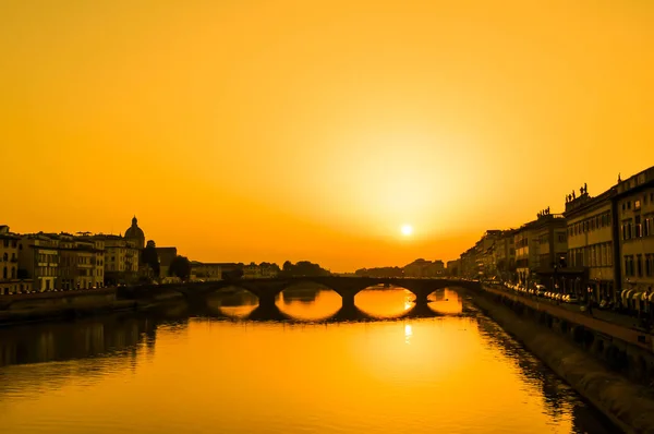Romantický západ slunce ve Florencii — Stock fotografie