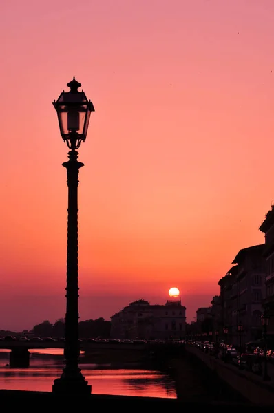 Atardecer romántico en Florencia — Foto de Stock