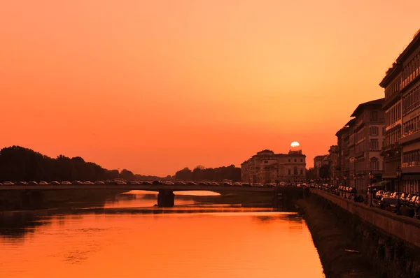 Восход солнца во Флоренции, Италия — стоковое фото