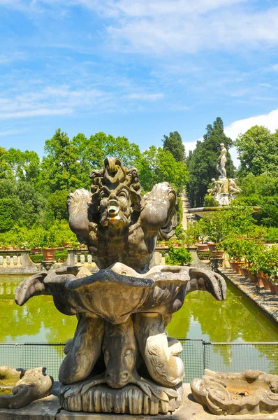 Oude fontein in Florence, Italië — Stockfoto