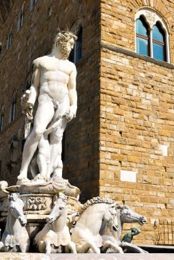 Floransa Neptune'de heykeli 