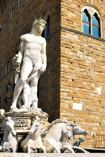 Estatua de Neptuno en Florencia — Foto de Stock