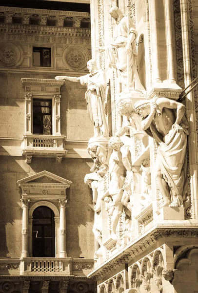 Włoskiej architektury w Mediolan, Włochy — Zdjęcie stockowe