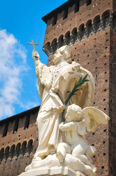Milan, İtalya bir Aziz heykeli — Stok fotoğraf